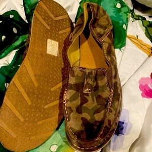 Ariat cruiser gently used maybe worn 10 times